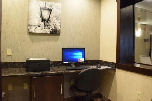 Hotel Best Western Crown Inn & Suites - Batavia