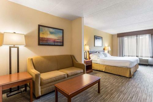 Holiday Inn Express Hotel & Suites Findley Lake