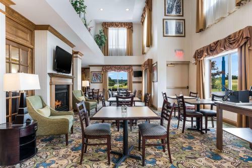 Holiday Inn Express Hotel & Suites Findley Lake
