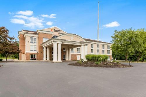 Holiday Inn Express Hotel & Suites Findley Lake