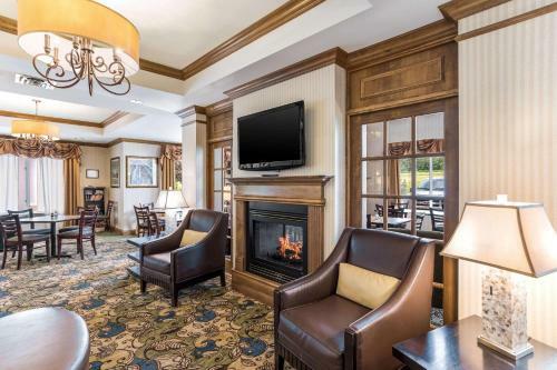 Holiday Inn Express Hotel & Suites Findley Lake