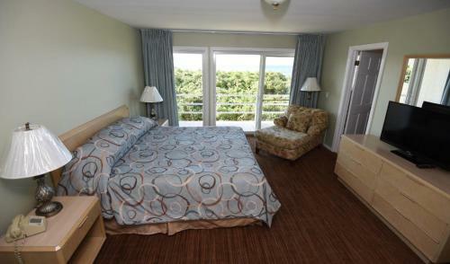 Hotel Royal Atlantic Beach Resort