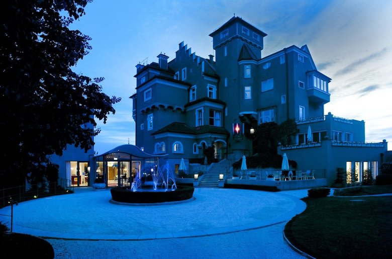 Hotel Schloss Monchstein