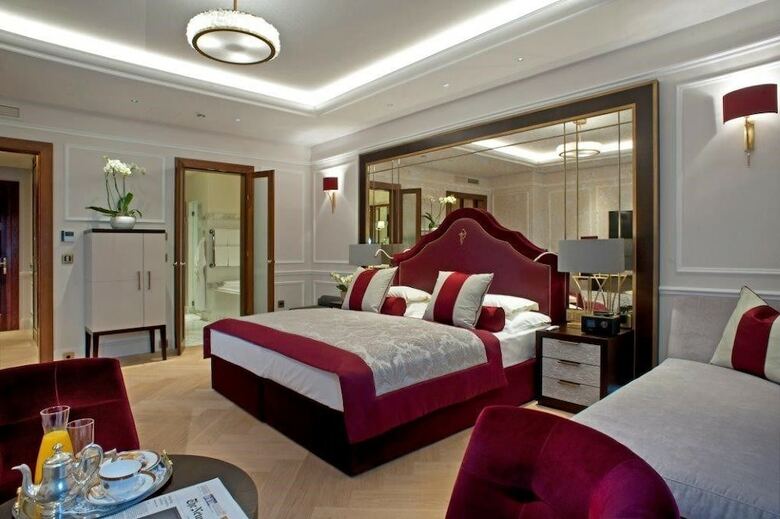 Hotel Schloss Monchstein