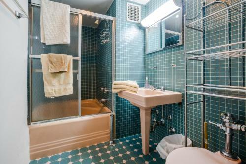 Studio Apartment - 39th Street