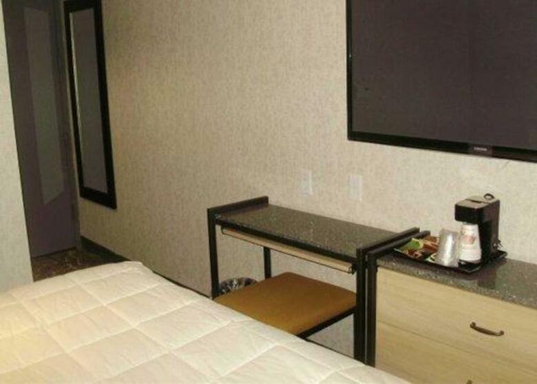 Hotel Rodeway Inn Near Jfk Airport