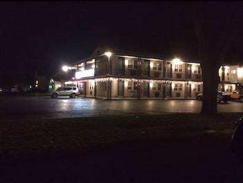Towpath Motel