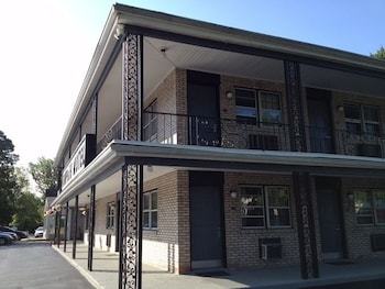 Towpath Motel