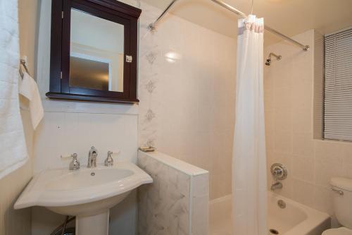 Luxurious Three Bedroom Apartment