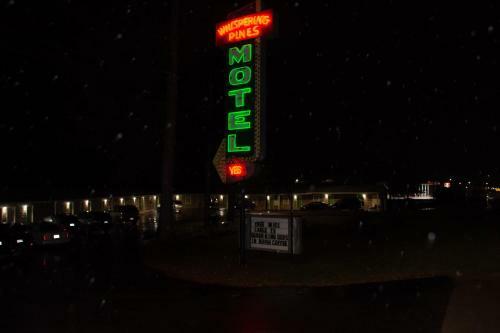 Whispering Pines Motel - Asheville