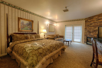 Posada Meadowbrook Inn & Suites