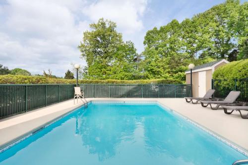Hotel Country Suites - Burlington