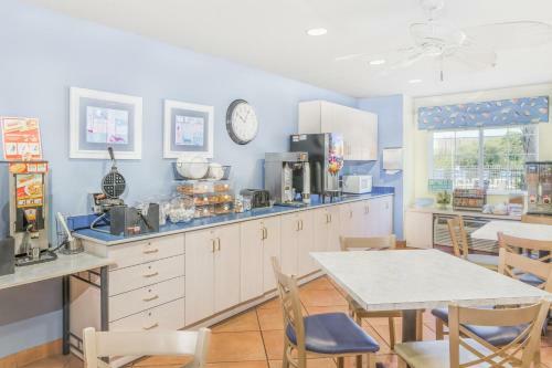 Hotel Microtel Inn & Suites By Wyndham Carolina Beach