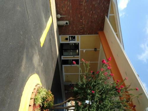 Motel Super 8 Speedway/university