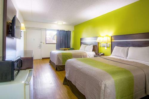 Motel Charlotte Plaza Inn