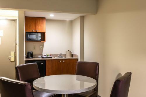 Hotel Wingate By Wyndham Concord Mills