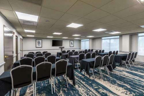 Hotel Wingate By Wyndham Concord Mills