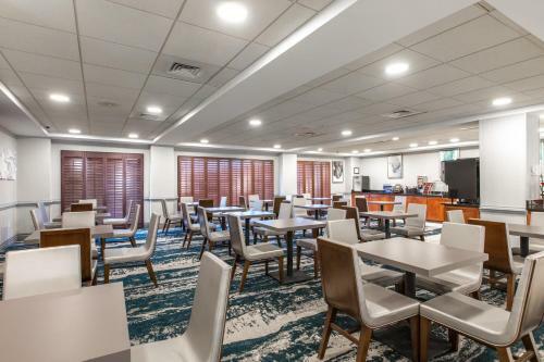 Hotel Wingate By Wyndham Concord Mills