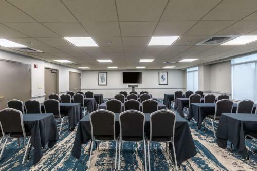 Hotel Wingate By Wyndham Concord Mills