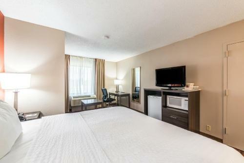 Hotel Clarion Inn Cornelius
