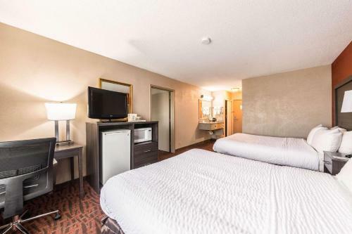 Hotel Clarion Inn Cornelius