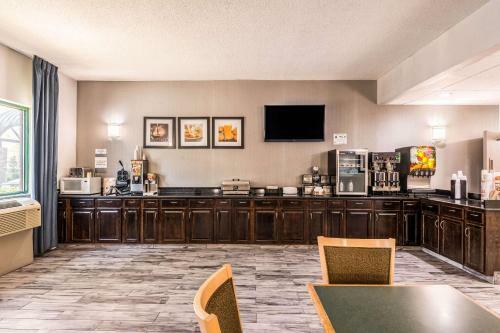 Hotel Clarion Inn Cornelius