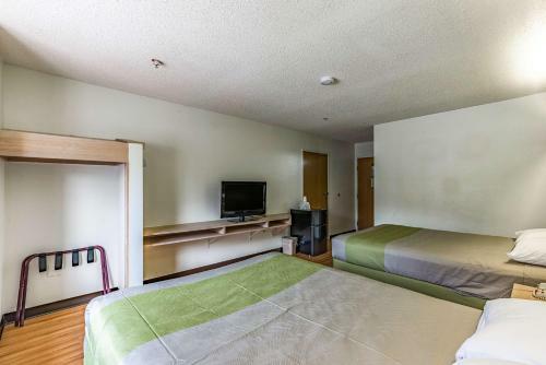 Motel 6 University