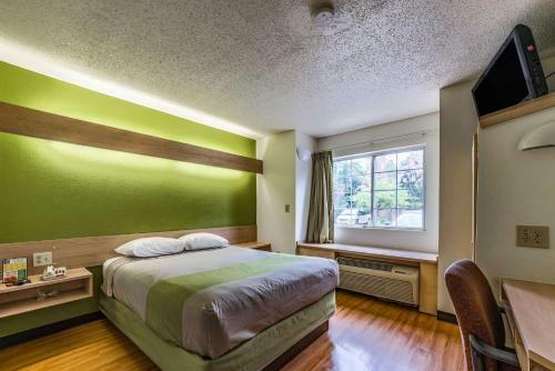 Motel 6 University