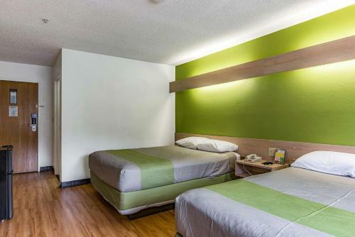 Motel 6 University