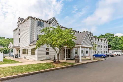 Motel 6 University