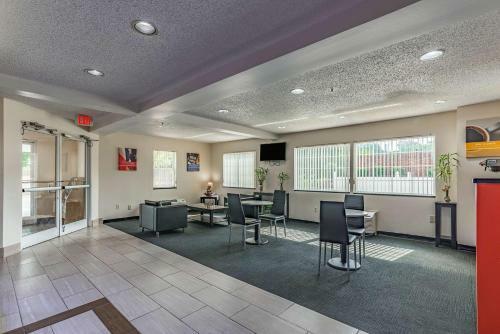 Motel 6 University