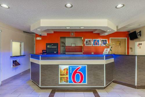 Motel 6 University