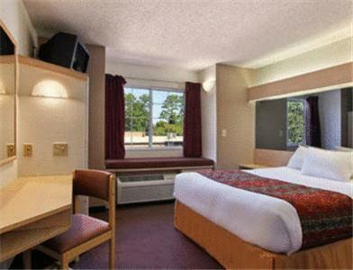 Motel 6 University