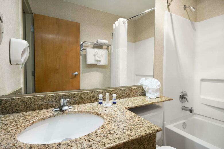 Hotel Microtel Inn By Wyndham Charlotte Airport