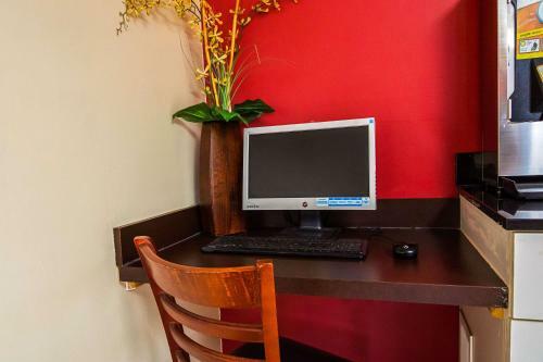 Hotel Econo Lodge Research Triangle Park