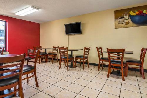 Hotel Econo Lodge Research Triangle Park