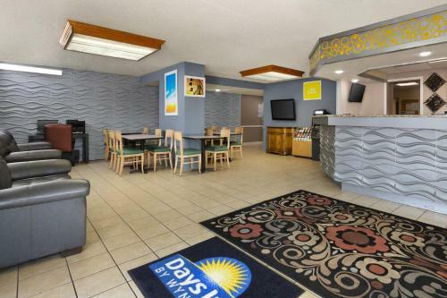 Hotel Days Inn