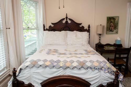 Bed & Breakfast The Charleston Inn