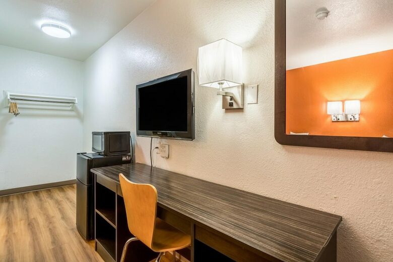 Motel 6 Lumberton