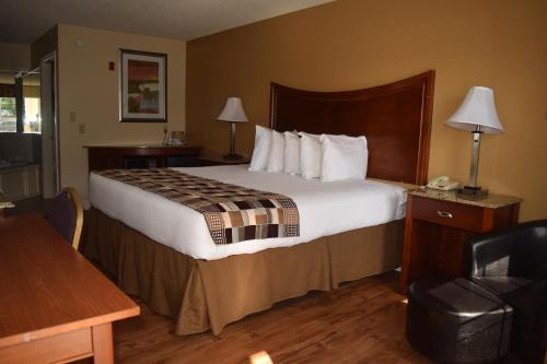 Motel Atkinson Inn & Suites
