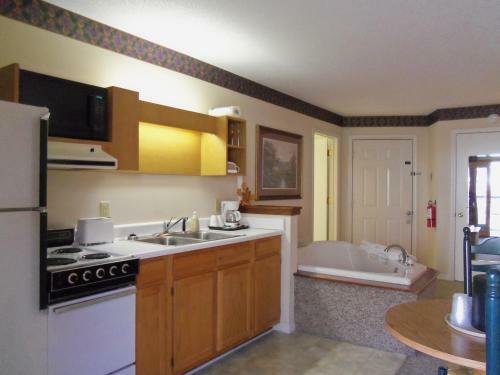 Motel Four Seasons Inn