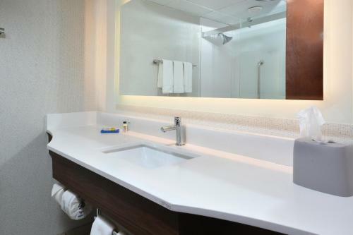 Hotel Holiday Inn Express Raleigh-durham Airport