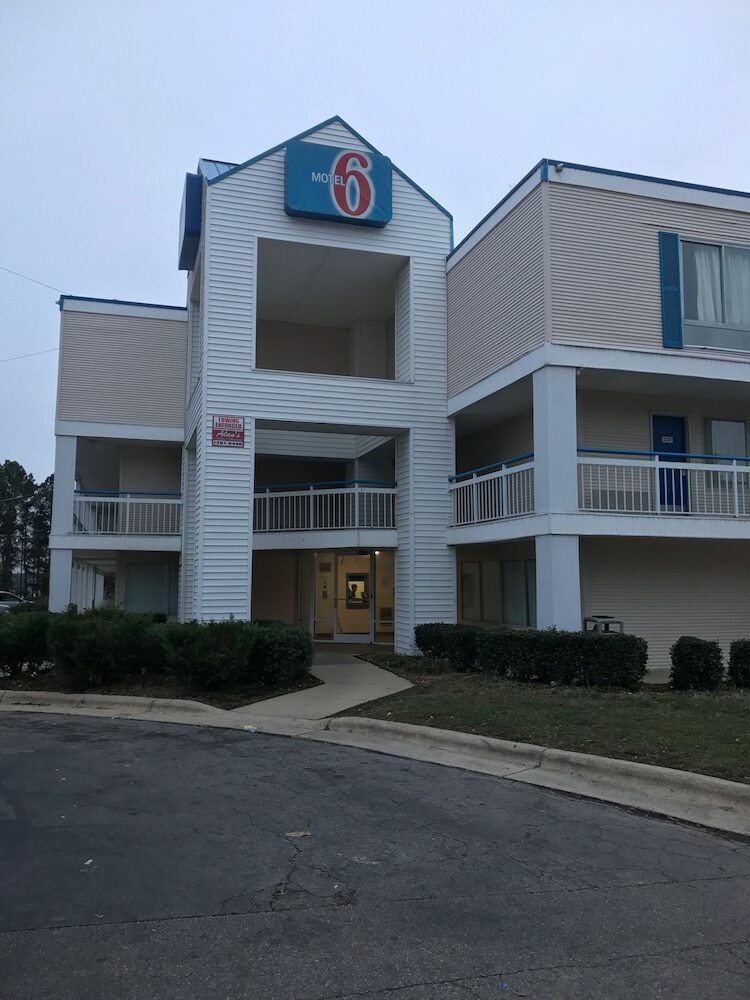 Hotel Motel 6 Raleigh - North