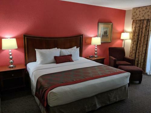 Hotel Ramada By Wyndham Raleigh