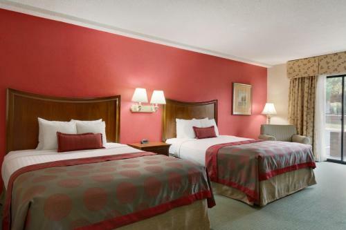 Hotel Ramada By Wyndham Raleigh