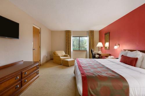 Hotel Ramada By Wyndham Raleigh