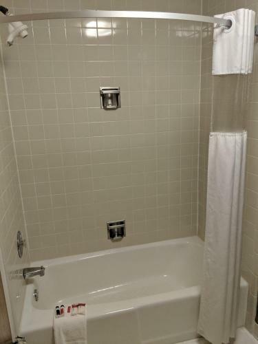 Hotel Ramada By Wyndham Raleigh