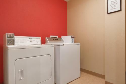 Hotel Ramada By Wyndham Raleigh