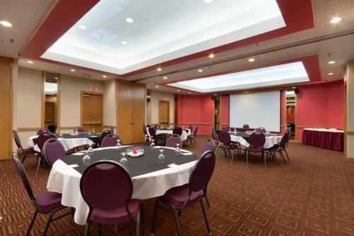Hotel Ramada By Wyndham Raleigh