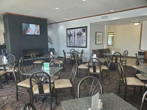 Hotel Expressway Suites Fargo